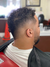 Load image into Gallery viewer, Tavani’s Barbershop Springfield
